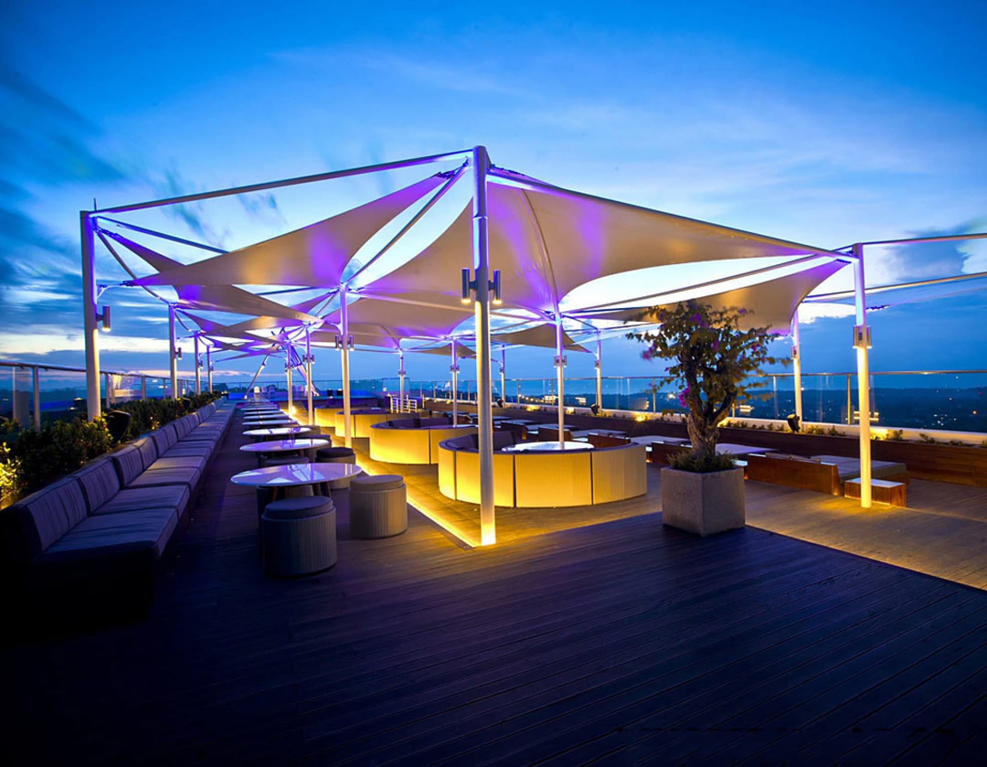 Jim\'bar\'N Rooftop
