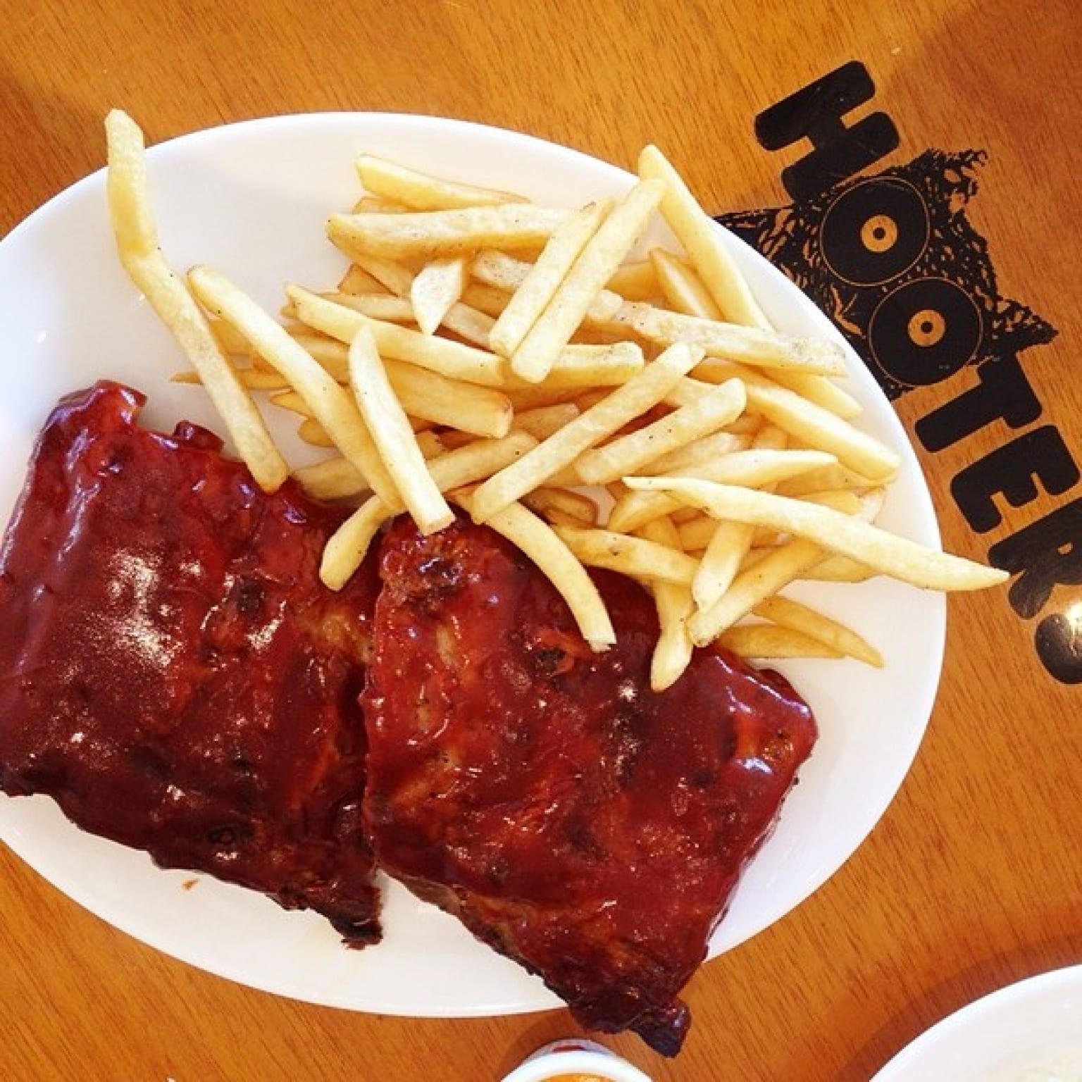 Hooters