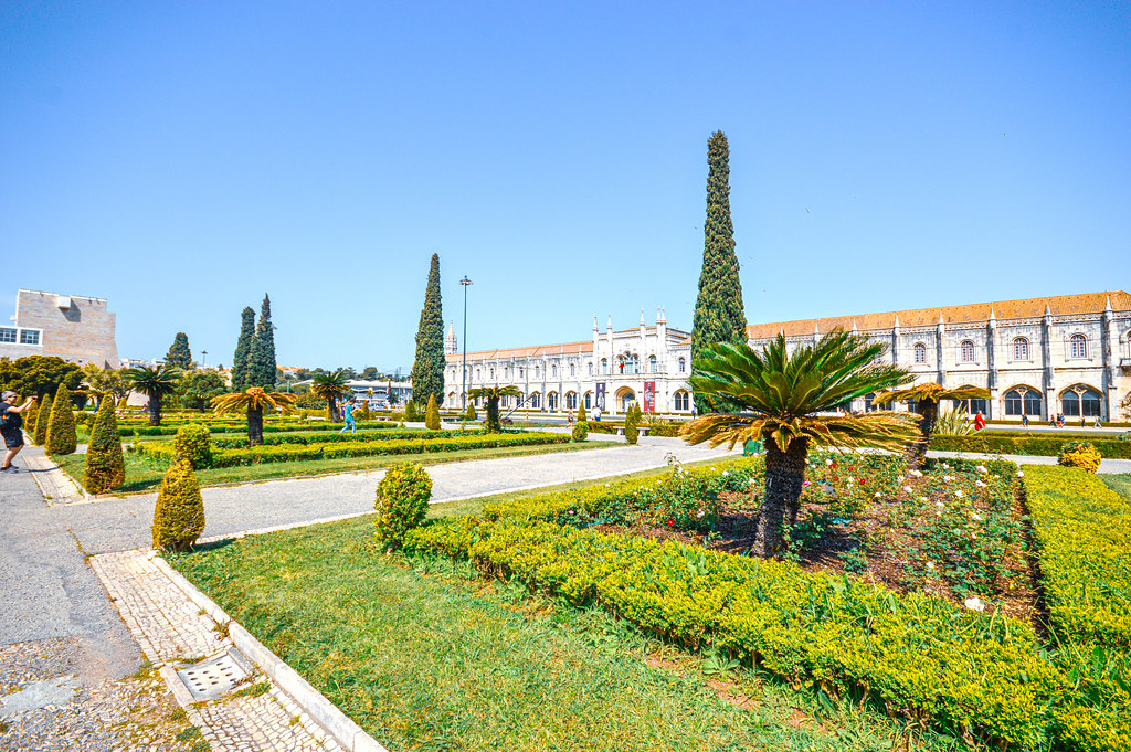 Mosteiro dos Jeronimos Gardens