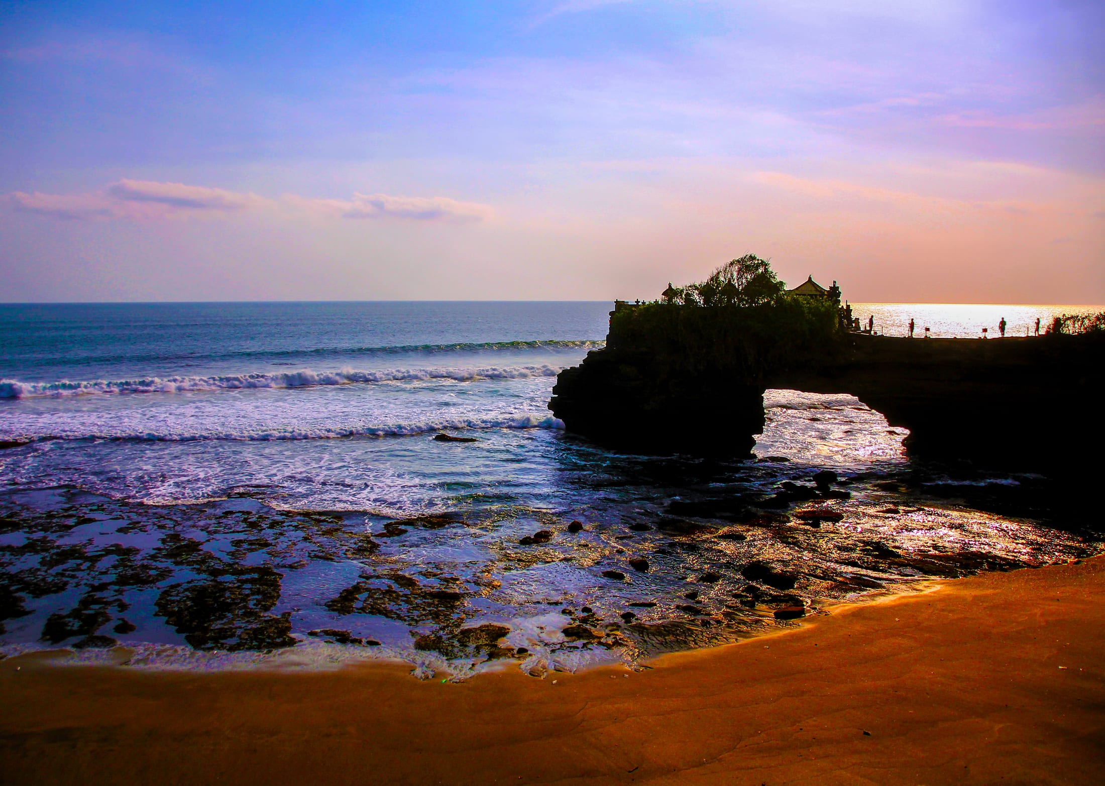 Batu Bolong Beach & Temple