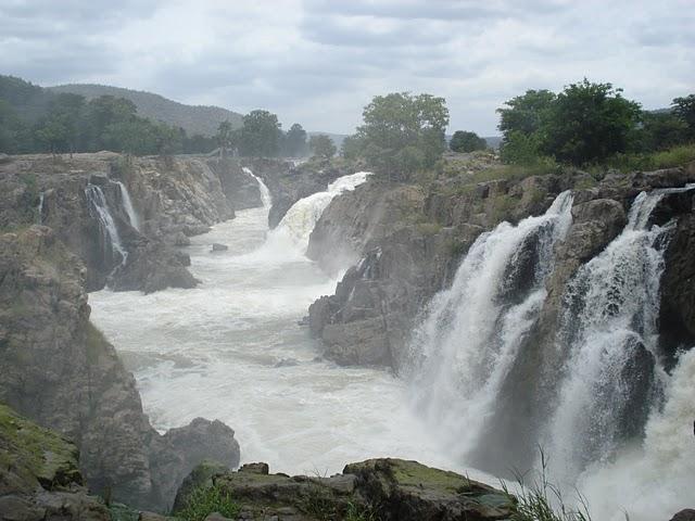 Kiliyur Falls