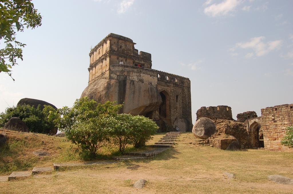 Madan Mahal Fort
