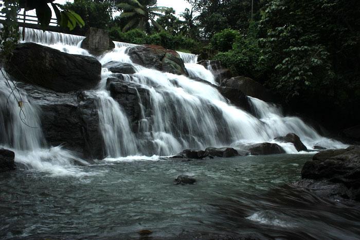 Aruvikkuzhi Waterfalls