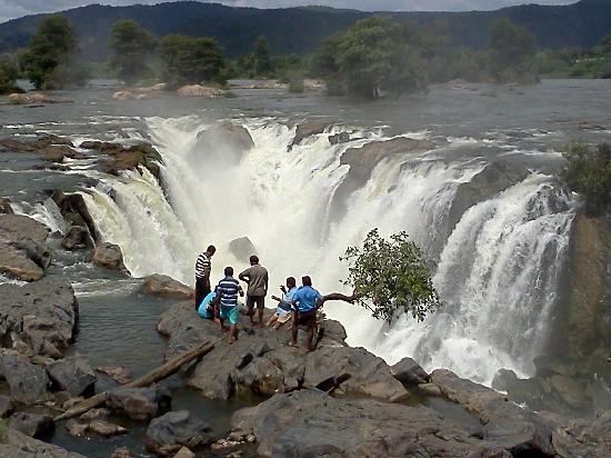 Hogenakkal Waterfalls